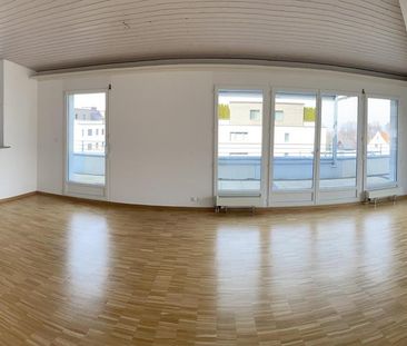 5.5 Zimmer-Wohnung mit grosser Terrasse und Seesicht - Photo 1