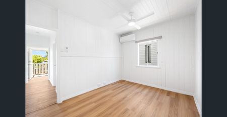 Renovated Home - ready for Christmas! - Photo 5