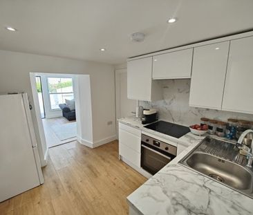 Penzance, Penzance, TR18 - Photo 2