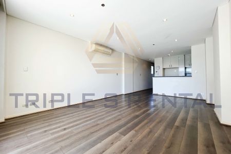DELUXE DUPLEX TWO BEDROOM APARTMENT !!! AVAILABLE NOW! TO BE THE FIRST INSPECT! - Photo 3