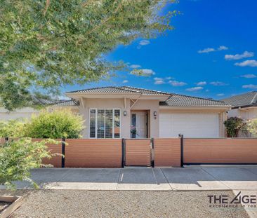 Perfect Family Home with Multiple Living Areas & Modern Comforts - Photo 5