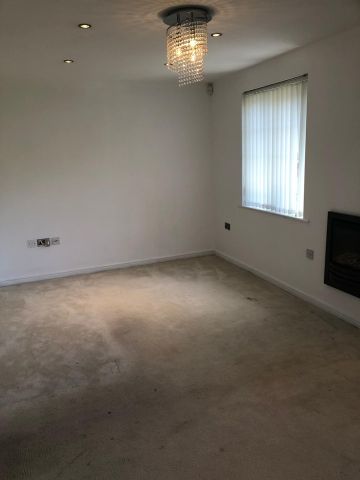 3 Bed Semi-Detached House, Saddlecote Close, M8 - Photo 2