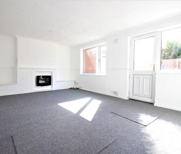 3 bedroom end of terrace house to rent - Photo 1