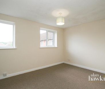 3 bedroom end of terrace house to rent - Photo 2
