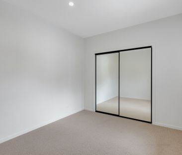 LUXURY TOWNHOUSE WITH BUSHLAND OUTLOOK - Photo 6