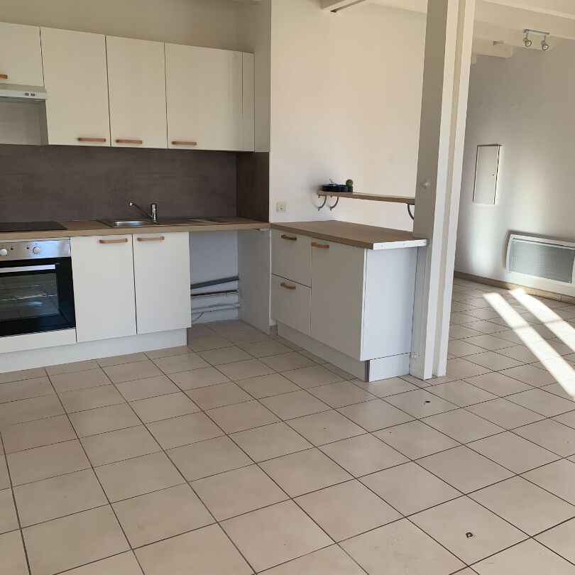 Location Appartement 4 pièces 64m² - Photo 1