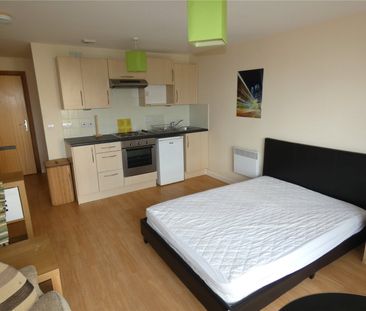 studio to rent The Roundhouse, Gunwharf Quays, Portsmouth, PO1 - Photo 1