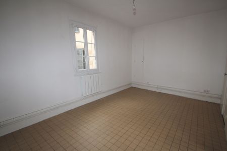 Location Appartement 2 pièces 38m² DECIZE 58300 - Photo 2