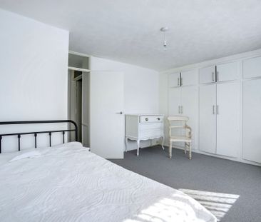 2 bed end of terrace house to rent in Northleigh Close, Maidstone, ... - Photo 3