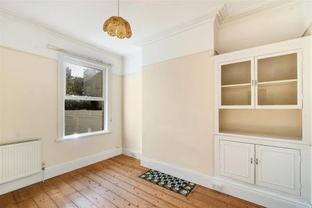 4 bedroom terraced house to rent - Photo 3