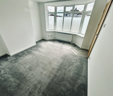 4 bedroom semi-detached house to rent - Photo 4