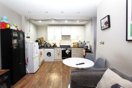 Brunswick Court, Leeds City Centre, LS2 7SA - Photo 2