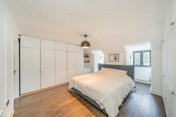 Watford Way, NW7, London - Photo 1