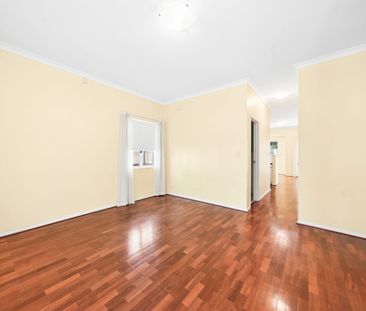Elegant French Provincial Townhouse in the Heart of Northbridge - Photo 2