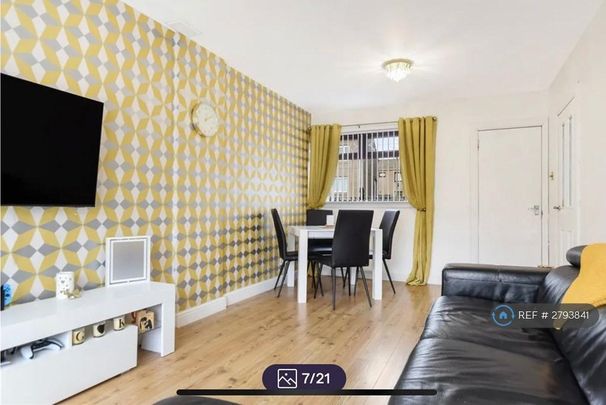 2 bedroom terraced house to rent - Photo 1