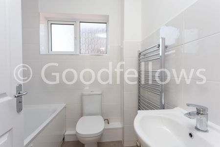 Garratts Lane, Banstead, SM7 - Photo 5