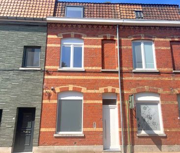 Volledig gerenoveerde woning met 3 slaapkamers en koer. - Foto 4