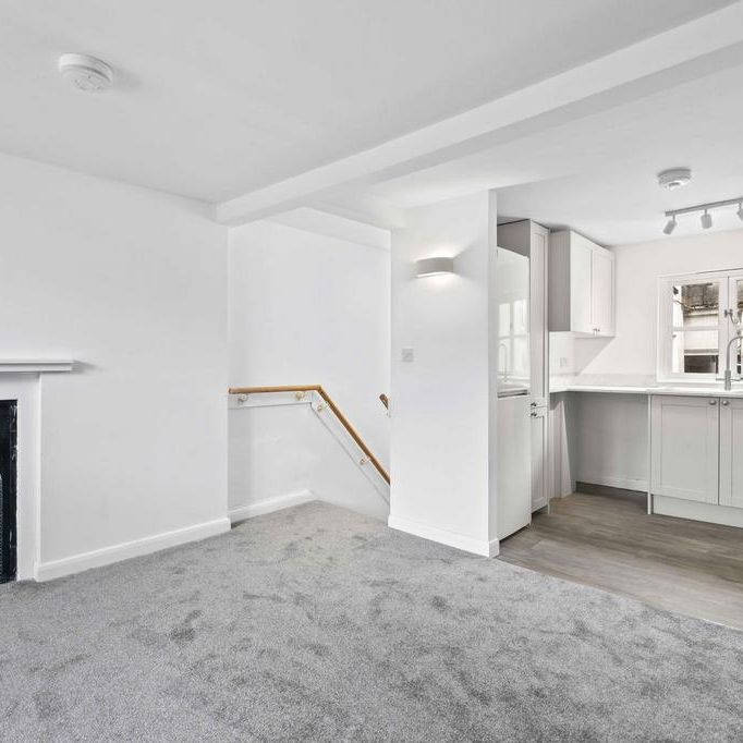 2 bedroom terraced house to rent - Photo 1