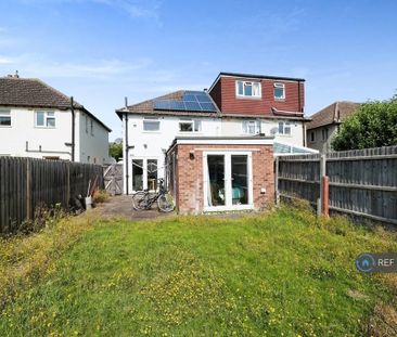 4 bedroom semi-detached house to rent - Photo 2