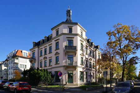 Striesen, im Hochparterre: kleiner Balkon + Wanne - Foto 4