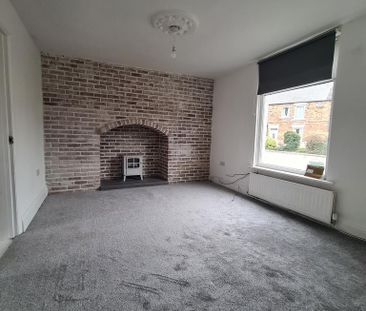 2 bedroom end of terrace house to rent - Photo 3