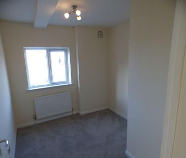 2 bedroom semi-detached house to rent - Photo 3