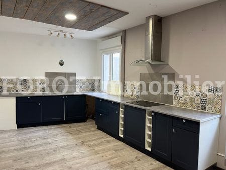 Location Appartement 57m² LAMASTRE 07270 - Photo 4