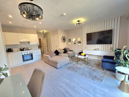 Stunning 2-Bed Duplex with Balcony Hendon Waterside NW9 - Photo 2
