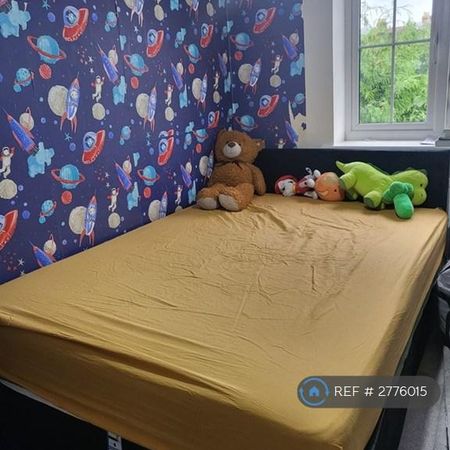 1 bedroom in a house share to rent - Photo 4