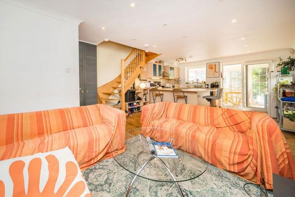 4 bedroom house to rent - Photo 1