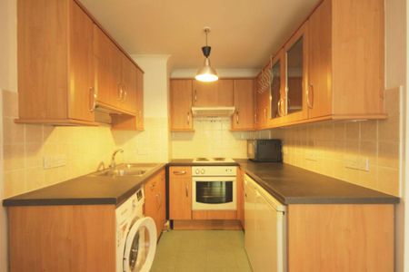 Studio to rent - Photo 3