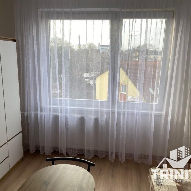 Na prenájom zriadená garsónka v šišom centre v Nových Zámkoch - Photo 1