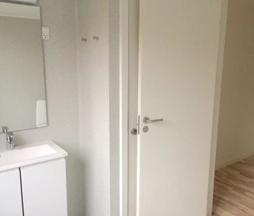 Lysfyldt 2-værelses lejlighed nær vandet i Nørresundby - Foto 1