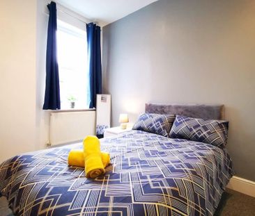 4 bedroom terraced house to rent - Photo 6