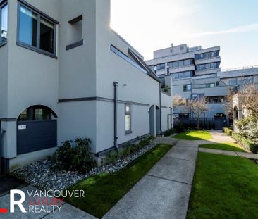 Condo in Vancouver West Side, BC - Photo 6