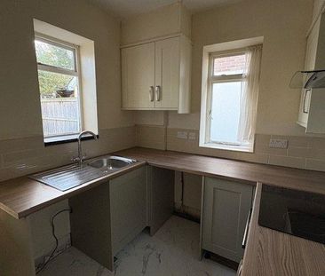 2 bedroom semi-detached house to rent - Photo 4