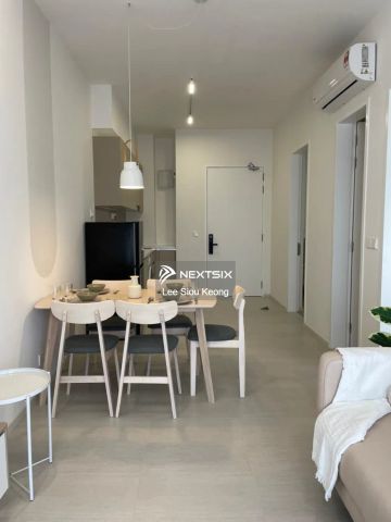 Laurel Residence - Photo 2