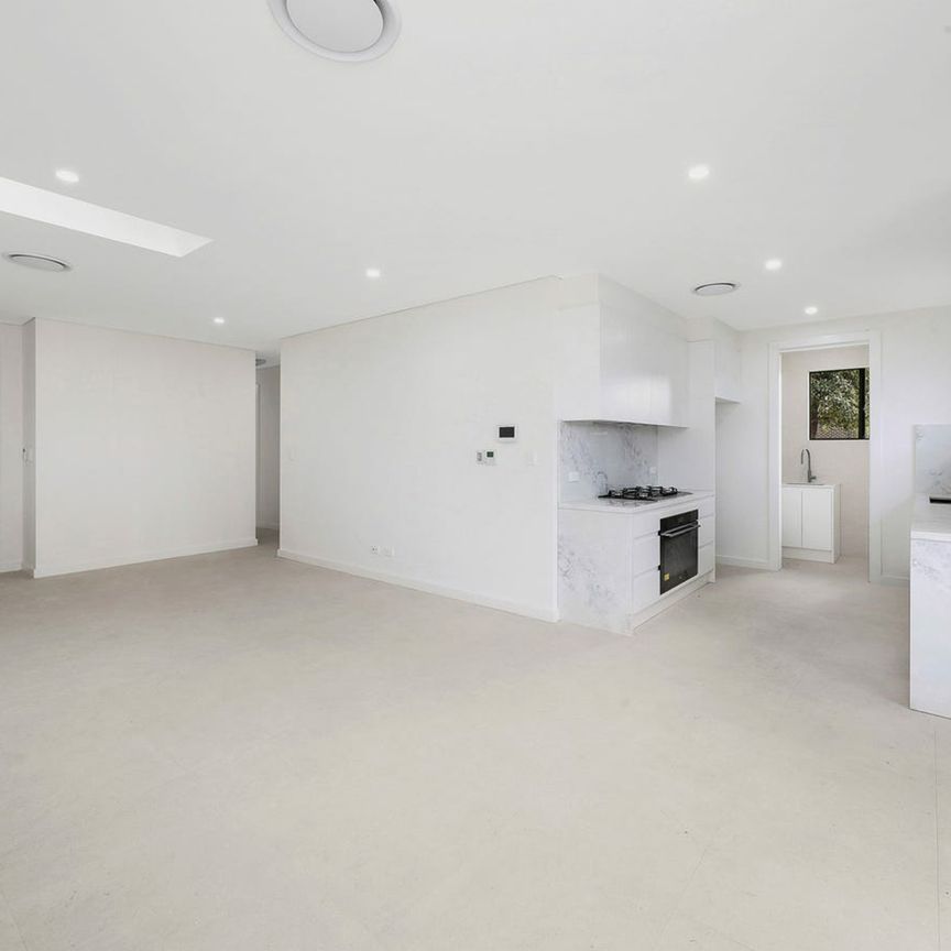 Ultra Modern Spacious Family Home - Photo 1