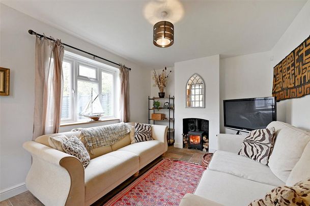 3 bedroom semi-detached house to rent - Photo 1