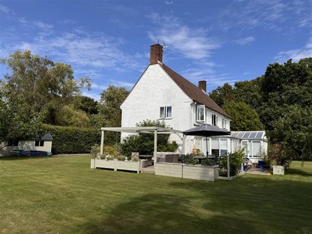 Bosham Hoe, PO18 - Photo 4