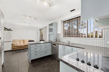 Charming 3-Bedroom Home - Convenient & Comfortable Living - Photo 5