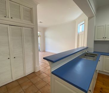 Character 2 Bedroom single-fronted cottage freshly painted and refu... - Photo 4