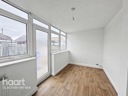 3 bedroom chalet to rent - Photo 5