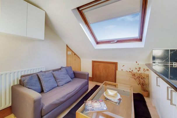 Studio to rent - Photo 1