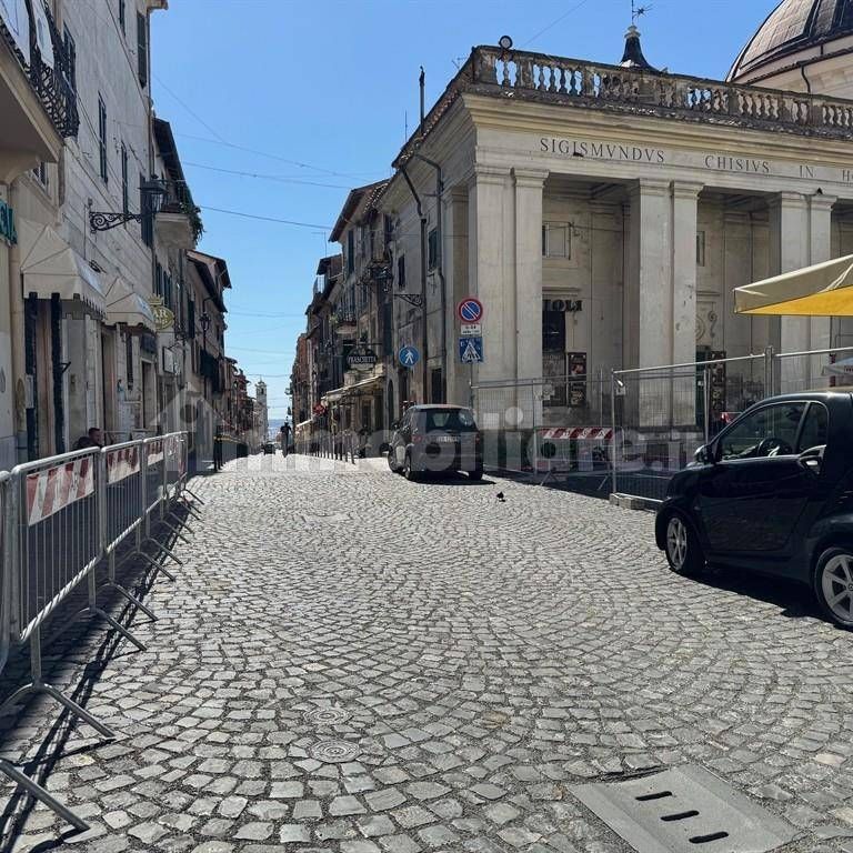 Quadrilocale piazza di corte 4, Centro, Ariccia - Photo 1