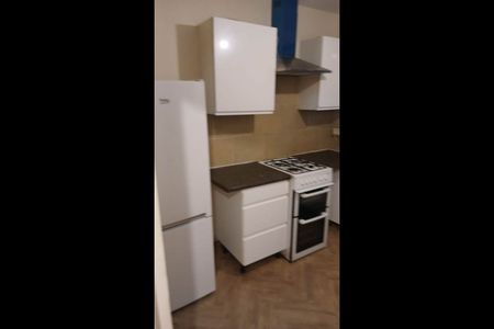 Room in a Shared House, Milverton Gardens, IG3 - Photo 3