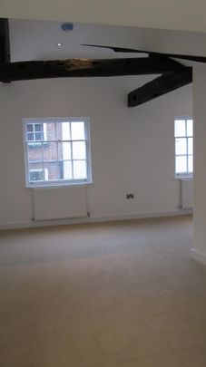 3 bedroom flat to rent - Photo 1