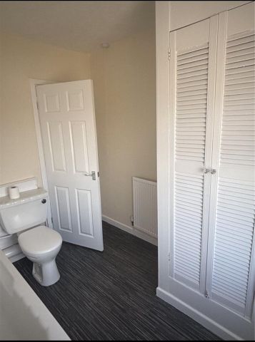 2 Bed Terraced House, Yarnfield Road, B11 - Photo 4