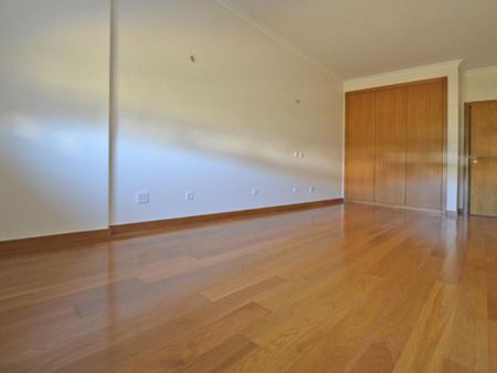 Apartamento T4 em condomínio com piscina e jardim na Beloura - Photo 2