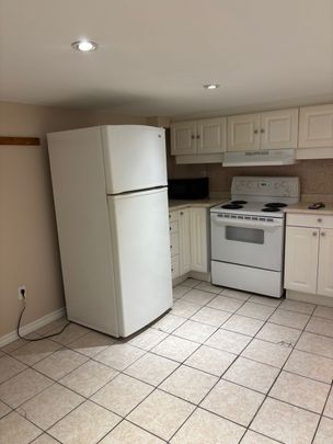 For Lease - 970 Avenue Road Unit# 3-Bsmt, Toronto, Ontario - Photo 1